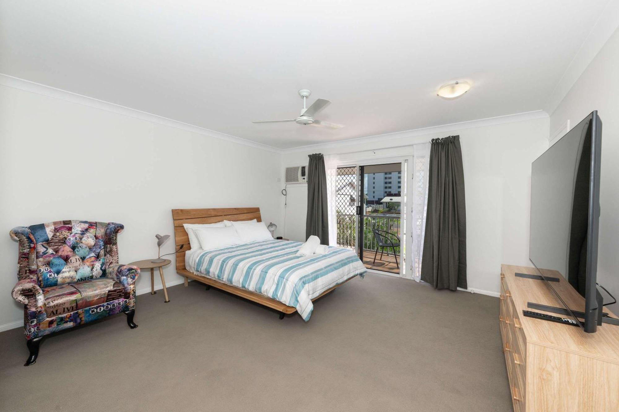 Beachlovers Delight * Townsville